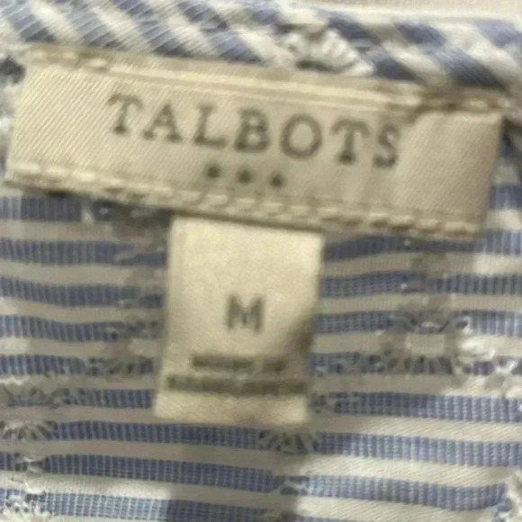 TALBOTS BLUE & WHITE HEXAGONAL PATTERNED TOP. SIZE MEDIUM - Picture 3 of 4